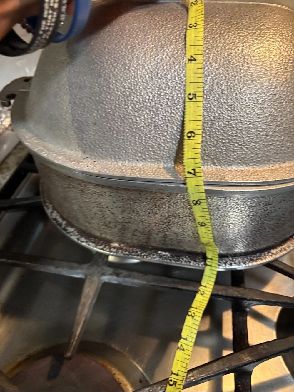 Silver Cast Aluminum Roaster with Hammered-Texture Dome Lid(Over 5lbs)